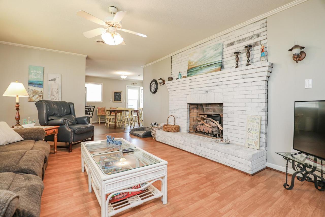 Sneads Ferry Spacious Home With Waterfront View-Welcome Pets מראה חיצוני תמונה