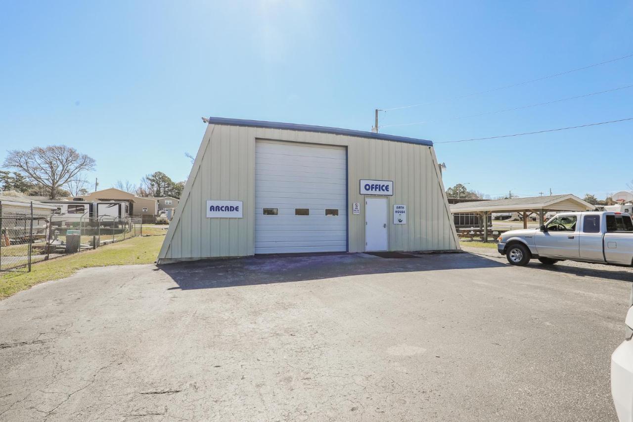 Sneads Ferry Spacious Home With Waterfront View-Welcome Pets מראה חיצוני תמונה
