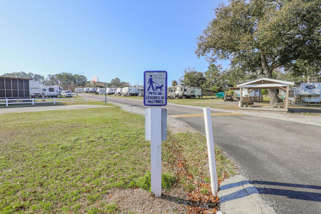 Sneads Ferry Spacious Home With Waterfront View-Welcome Pets מראה חיצוני תמונה