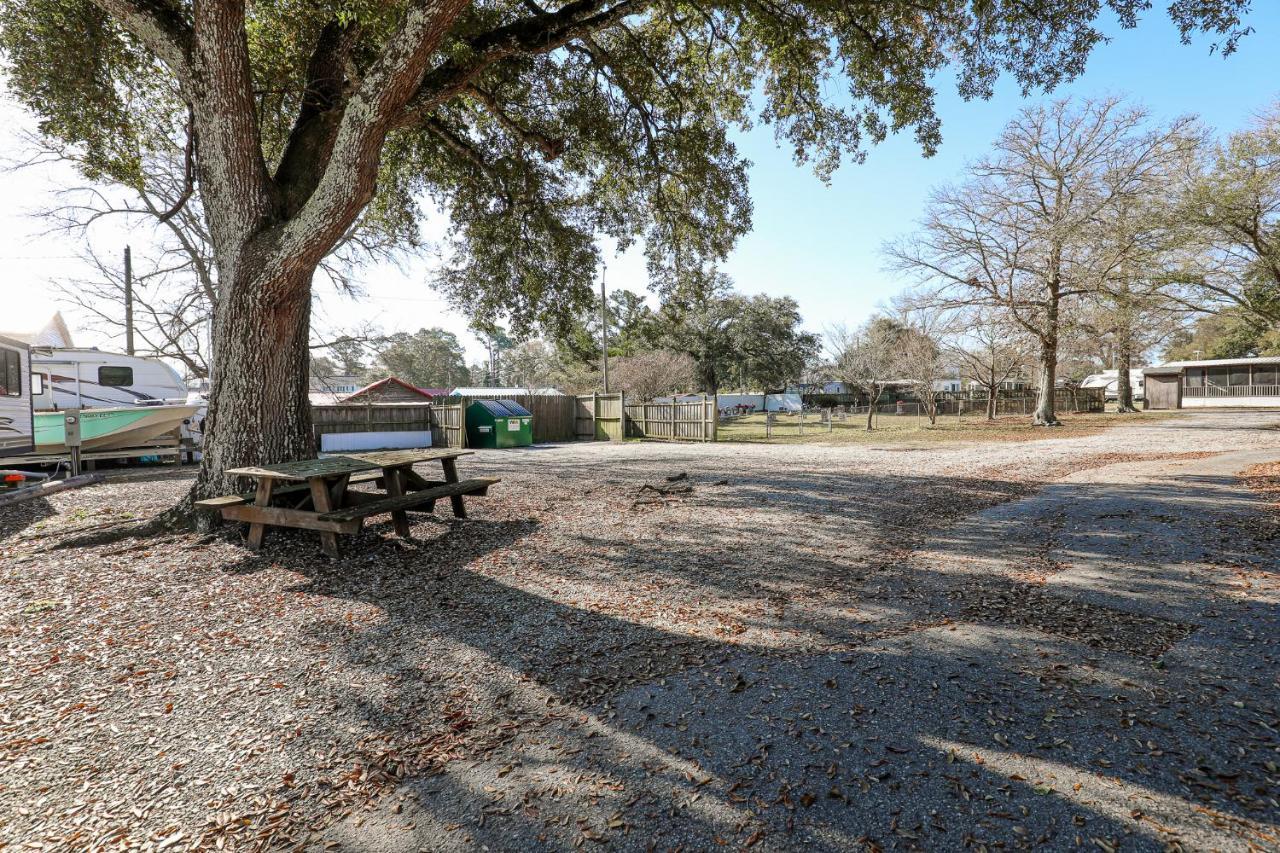 Sneads Ferry Spacious Home With Waterfront View-Welcome Pets מראה חיצוני תמונה